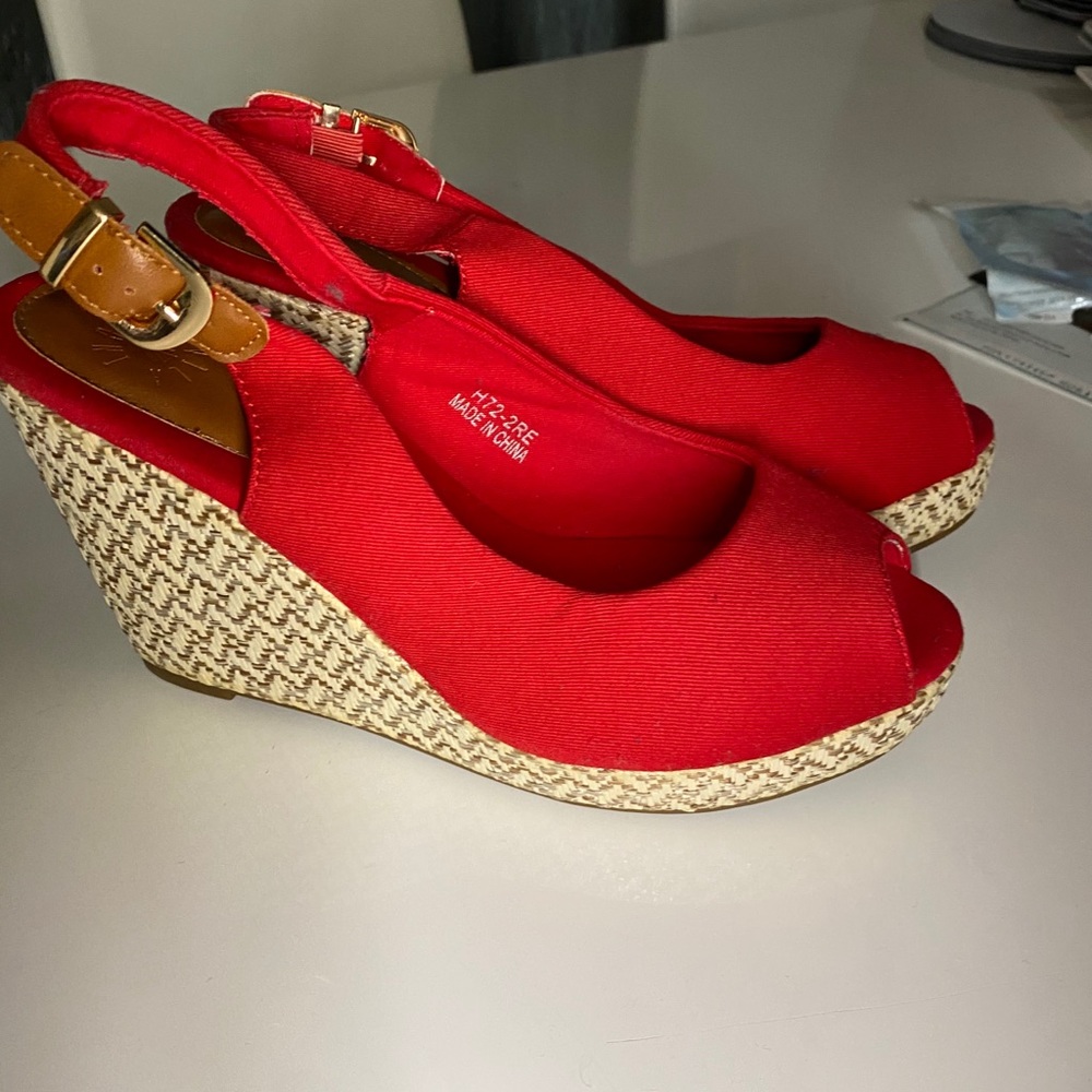 Shoes - Picture 3 of 4